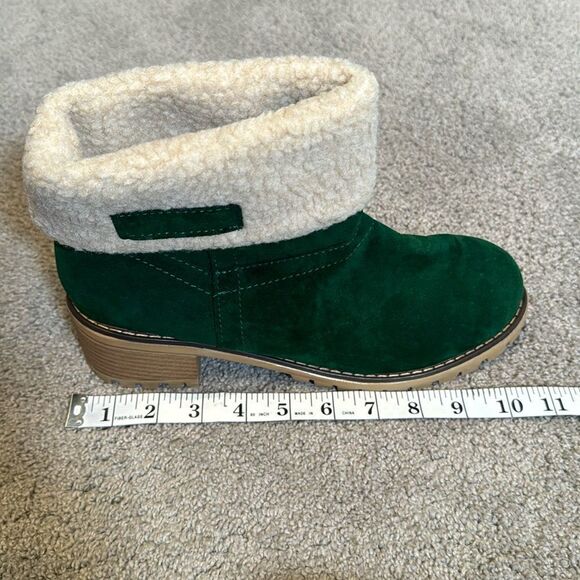Women’s Green Short Chunky Block Heel Chelsea Boots Pull On Size 8.5 (42CN) NEW - Picture 11 of 14